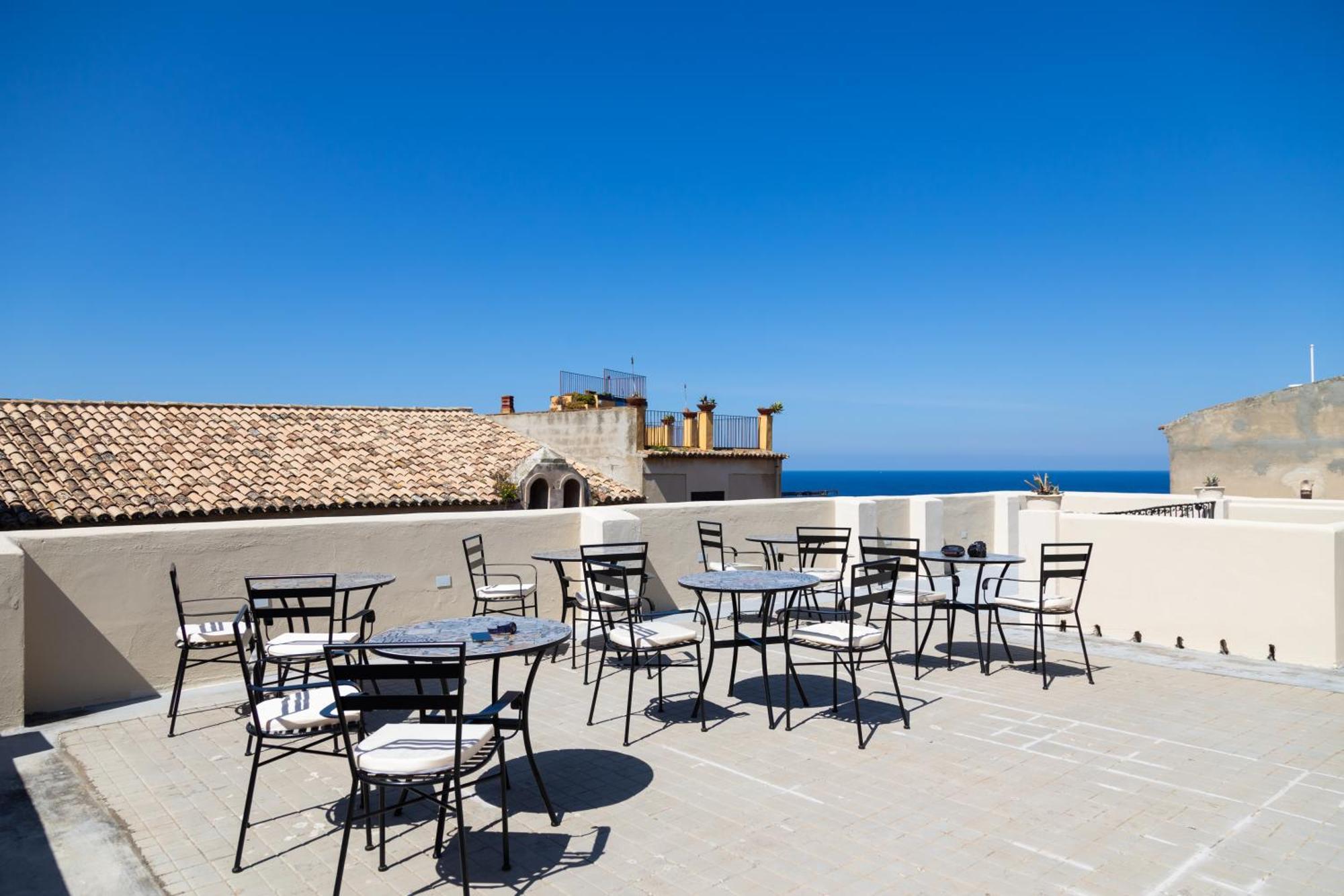 All'Angolo Della Torre Tropea Exterior photo